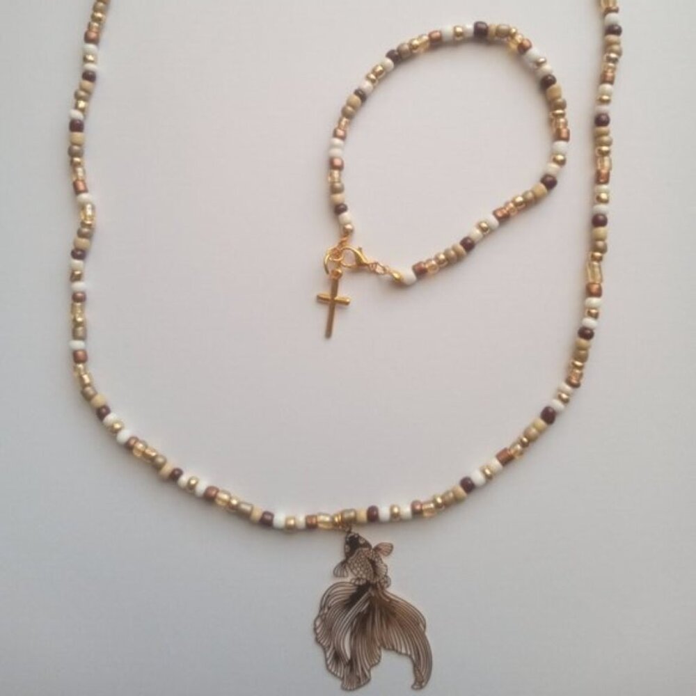 Beaded necklace with bracelet